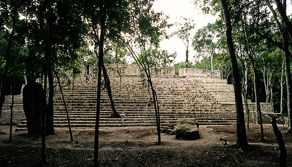 Calakmul - Structure 14