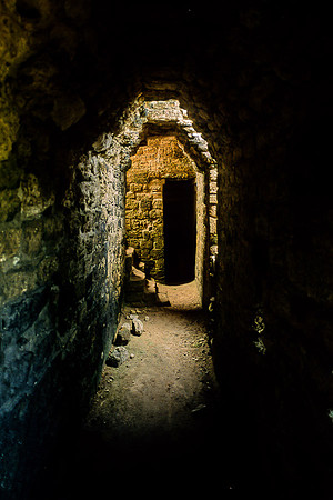 Becan   - Structure 4 - interior corbelled passage way