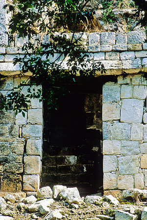 Xtampak  - Palacio, Entrance to Stairway - STEPHENS