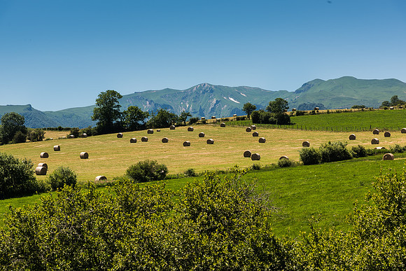 Mountains around Mount Dore