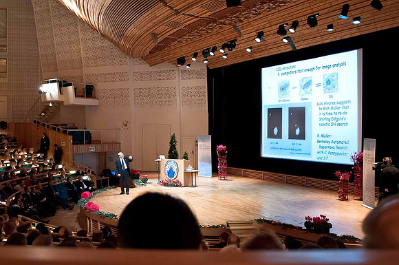 Opening Ceremony for physics winners - Saul Lecturing